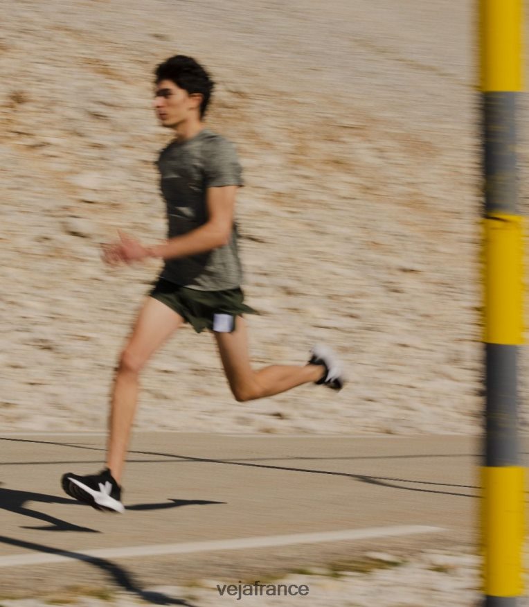 chaussures Veja marlin v-knit noir blanc Hommes 0826JT204